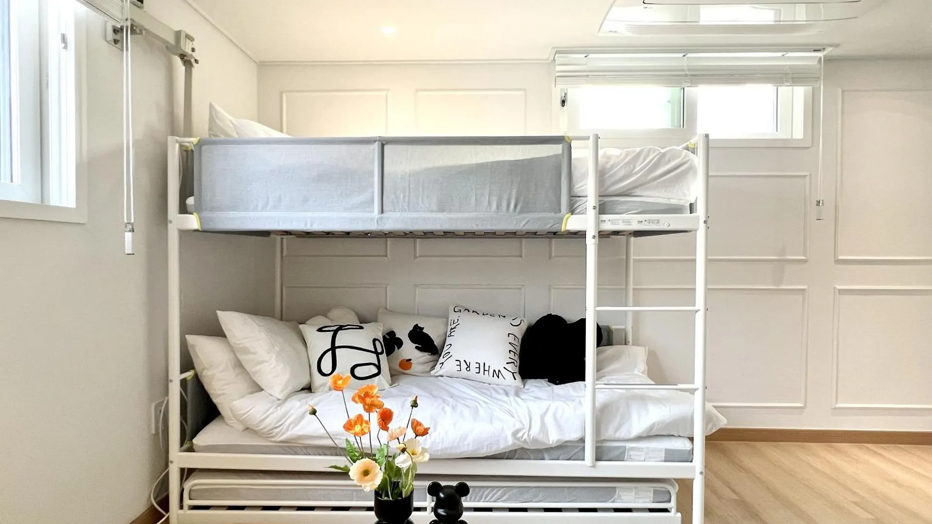 Hongdae Station 7Min, Designer House Villa Seoul